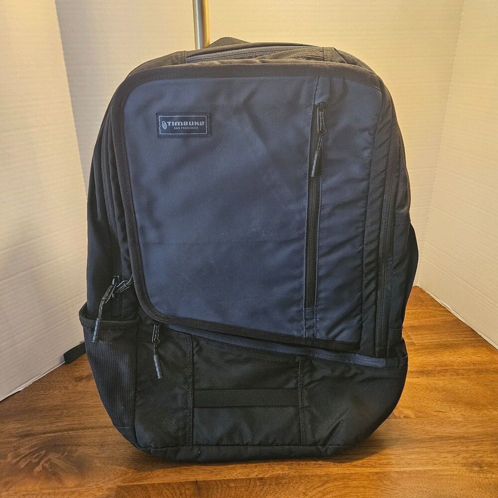 Timbuk2 Backpack Q Laptop Black Blue Zip Inner Pockets Adjustable Strap Shoulder